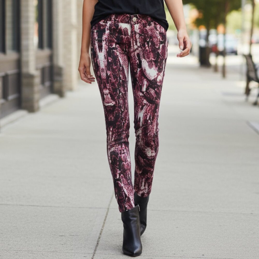 Women's Edgey Snakeskin Print Skinny Jeans Reptile Print Burgundy Merlot Pockets